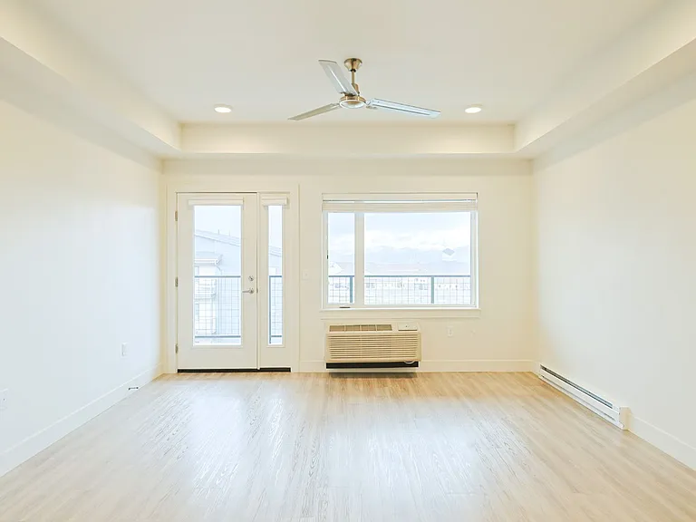 Nexus Point Apartments — Photo 4