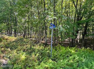 425 Corner Squirrel & Robin Ln, Dingmans Ferry, PA 18328