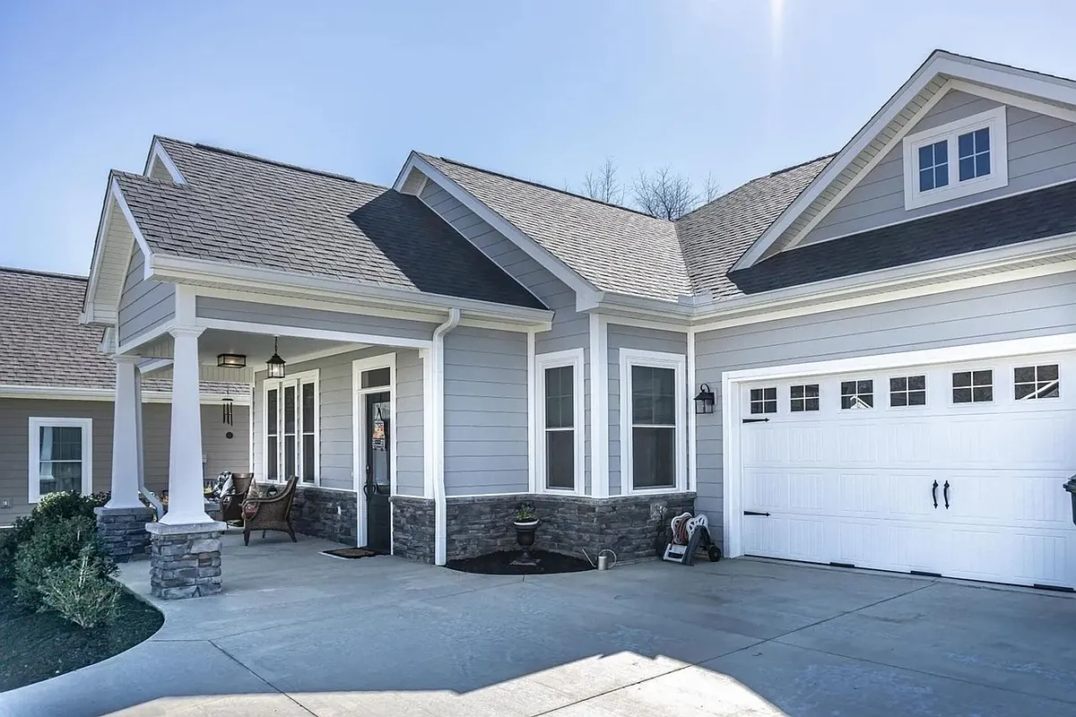 Building Photo - 515 Villa Ln