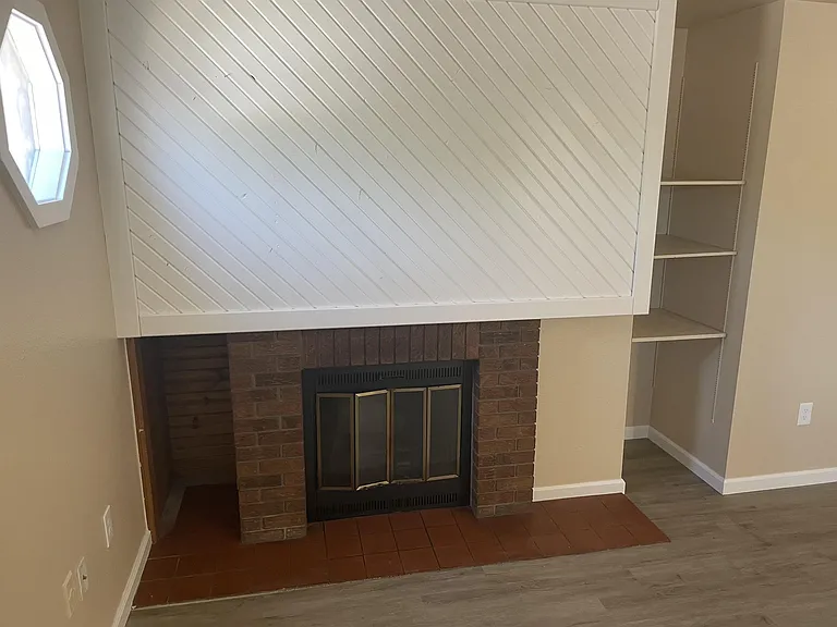 4501 Boardwalk Dr E #L — Photo 7