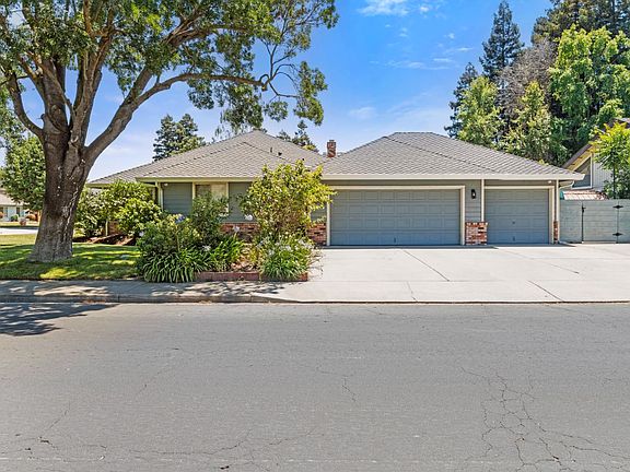 2nd image of 2412 Chianti Cir