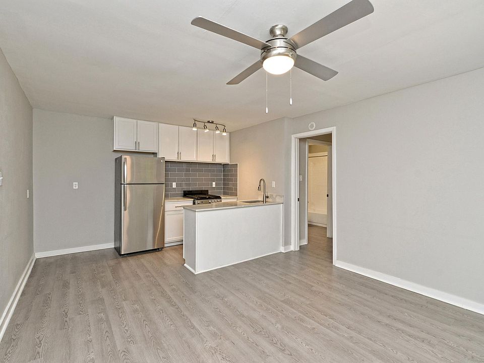 1st image of 708 Hearn St #204