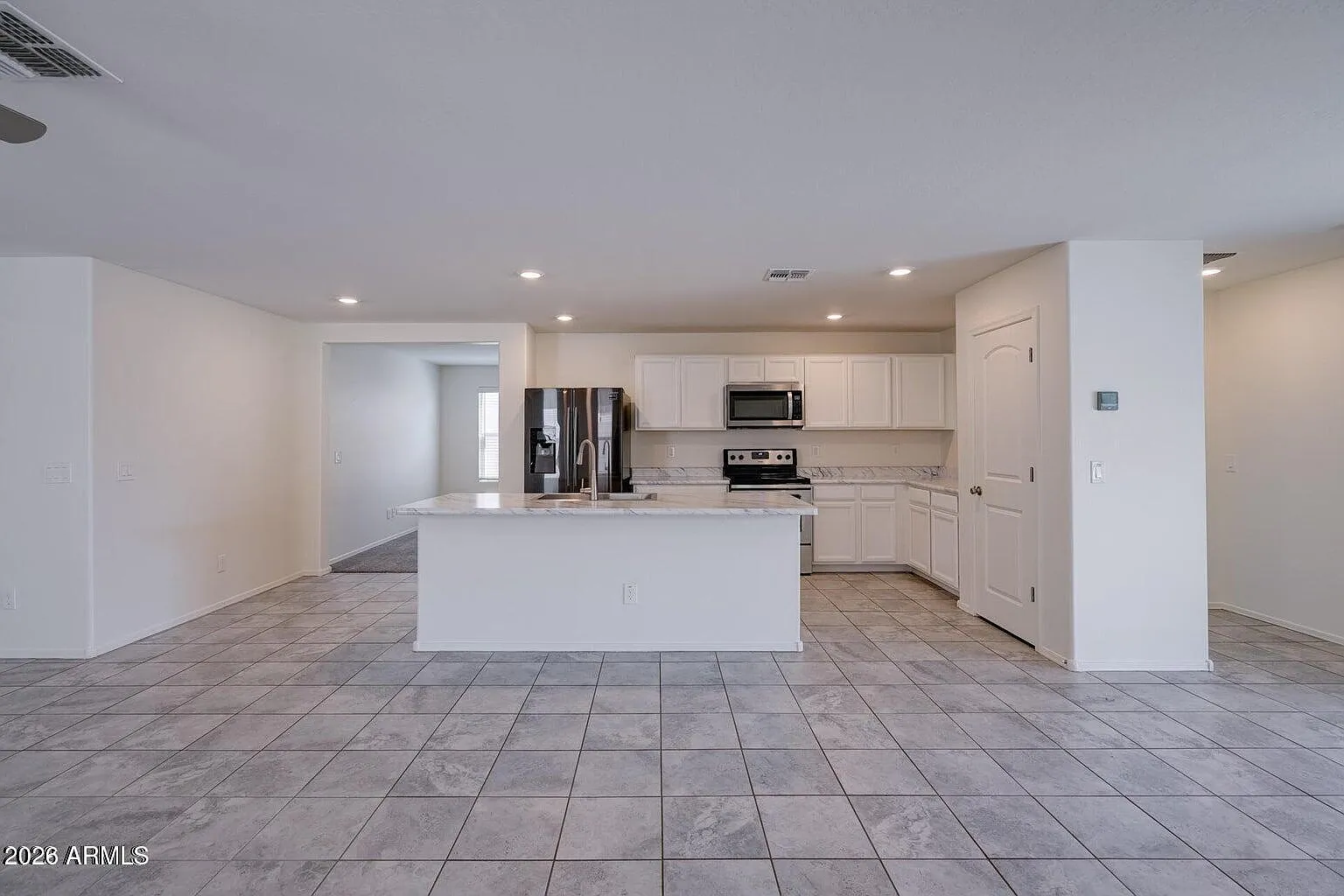 3 bed, 2.0 bath, 1859 sqft, $2,150 — Photo 2