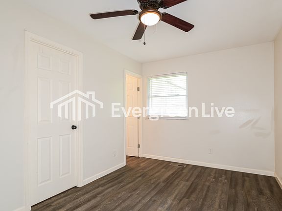 2nd image of 10422 Castle Dr