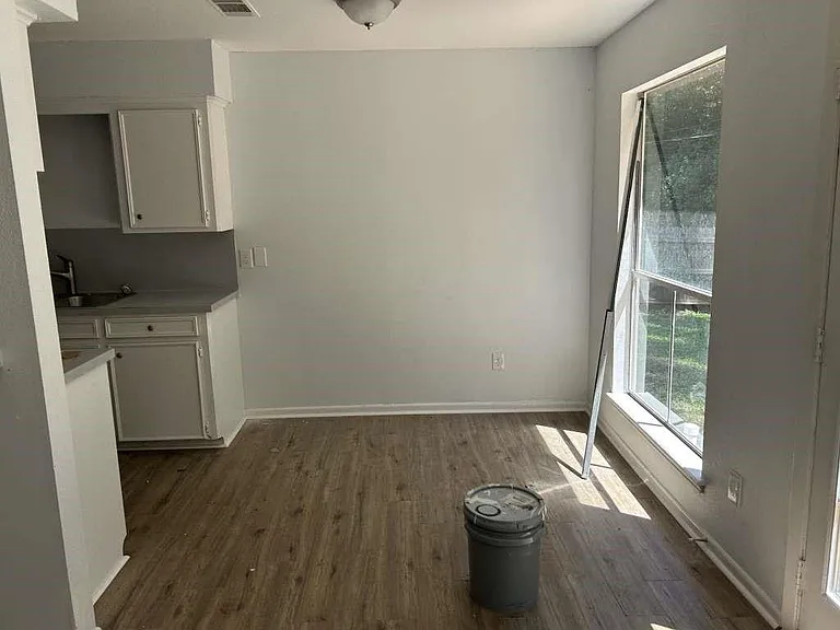 3030 Winding Way — Photo 5