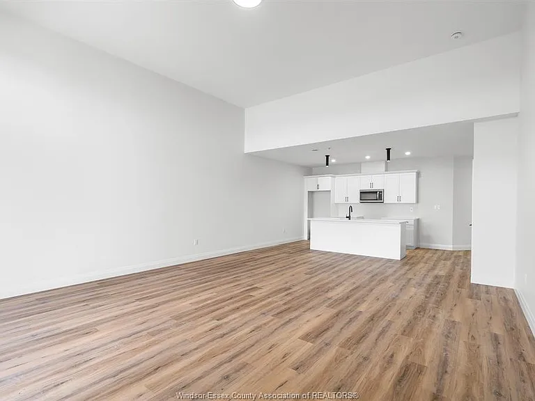 154 McLellan Ave #A — Photo 15