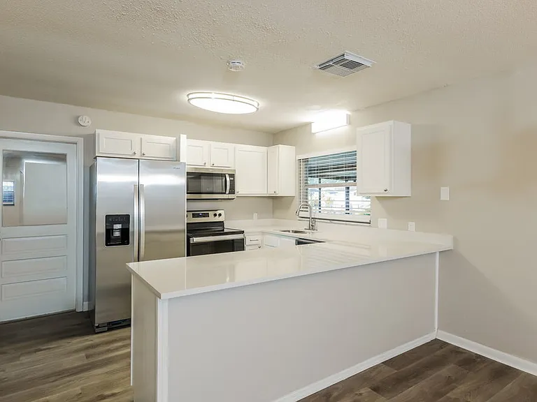 1212 Hunt Ave — Photo 6