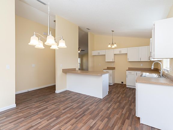 5th image of 870 E Aiken St