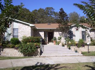 1407 Steele Dr, Friendswood, TX 77546