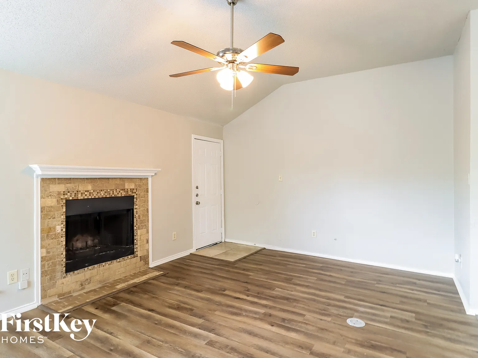 3 bed, 2.0 bath, 1536 sqft, $2,165 — Photo 3