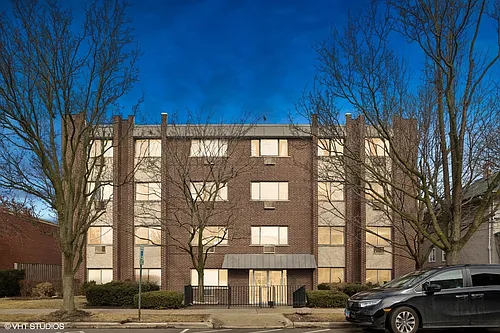 1136 Greenleaf Ave #205 Photo 1