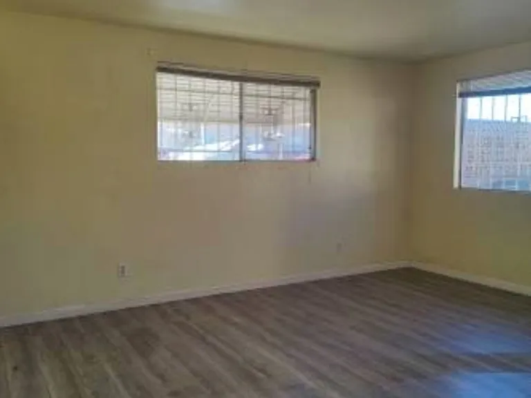 820 Ortiz Dr SE #A — Photo 4