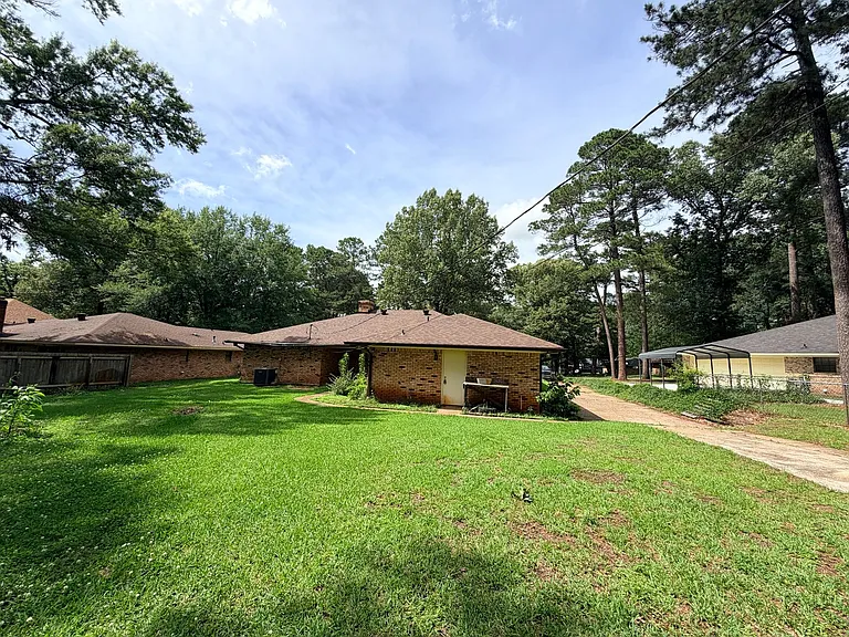 5047 Town North Dr — Photo 32