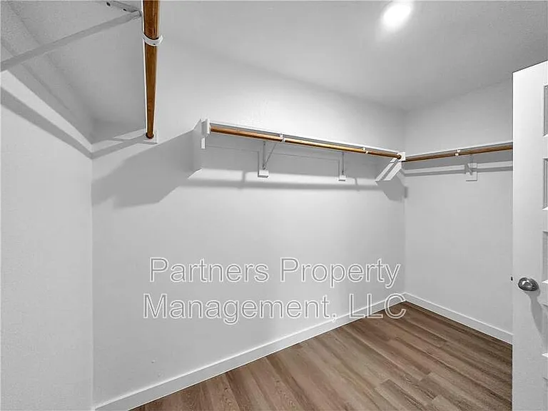 4390 W Glacier St — Photo 9