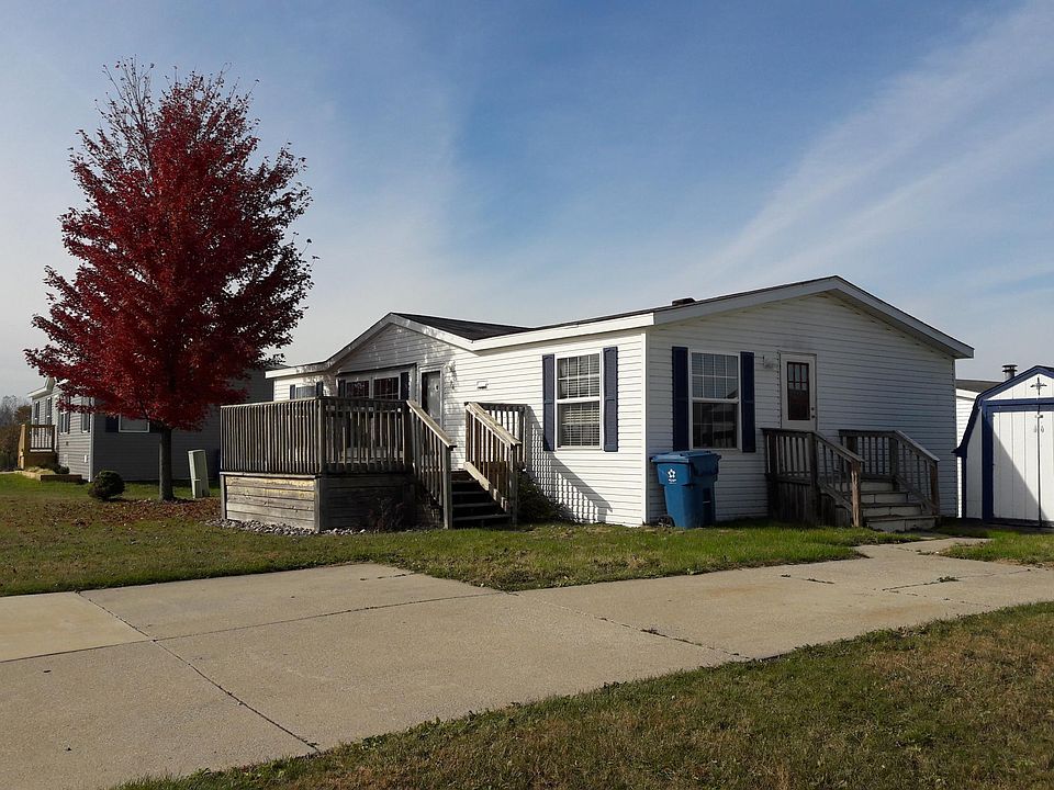 1st image of 134 White Pine Dr
