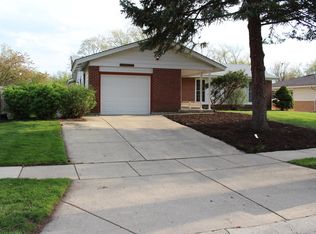 595 Laurel St, Elk Grove Village, IL 60007