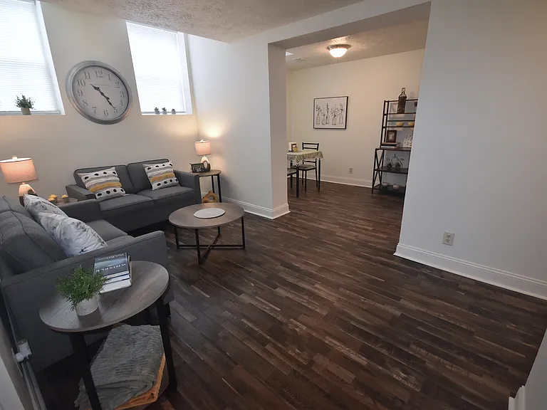 Waveland Place Apartments — Photo 16