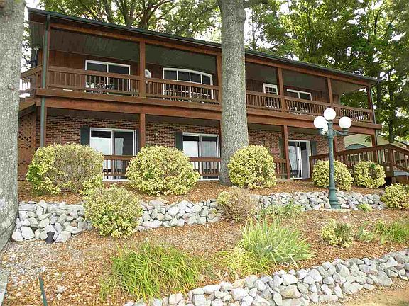 4th image of 52 Hampton Dr