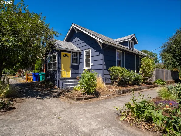 903 N Winchell St, Portland, OR 97217