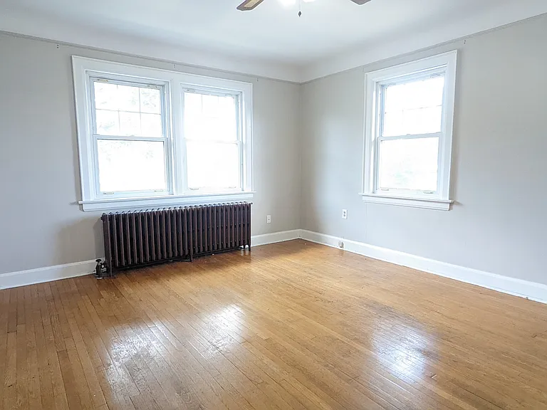 18 Spruce St #1/2 — Photo 7