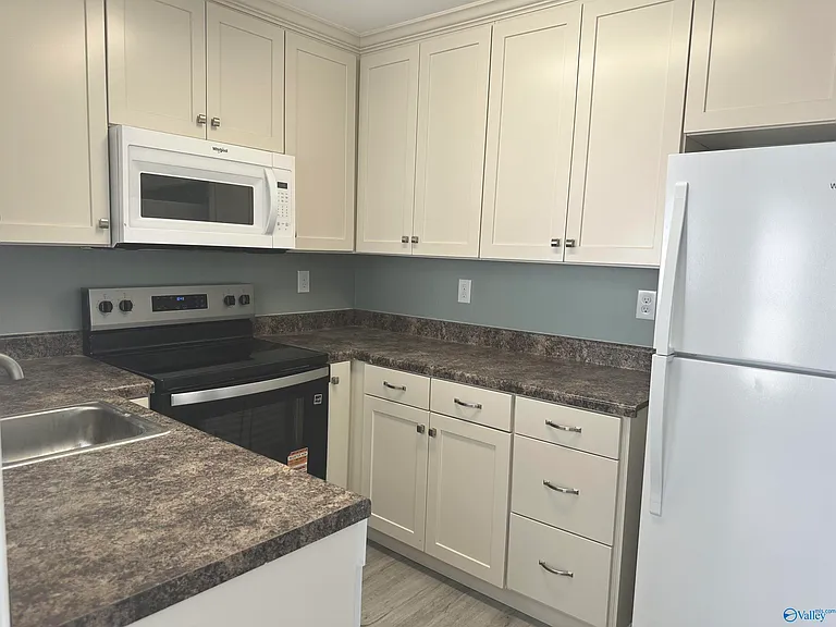 3111 Hale Dr SW — Photo 14