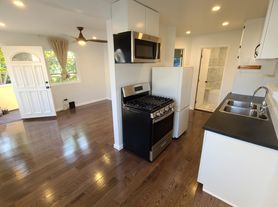 548 Westminster Ave, Venice, CA