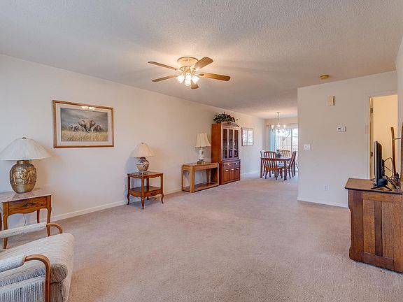 5th image of 18 Rainbow Cir #18