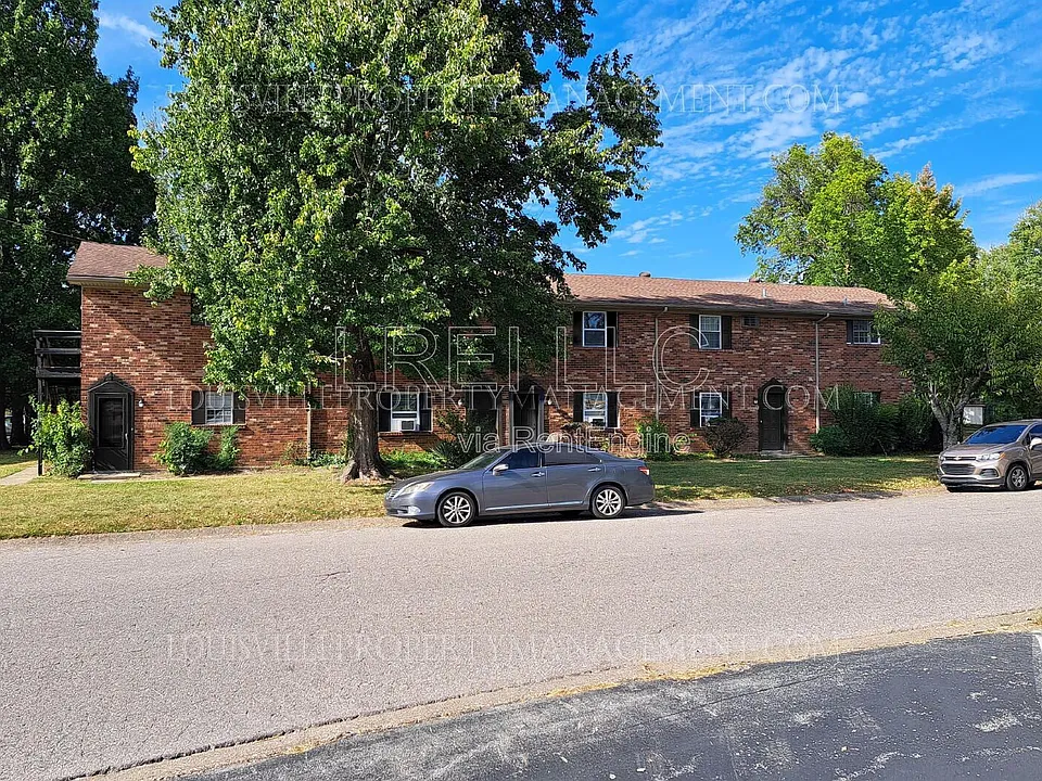 1202 E Walford Dr #2
