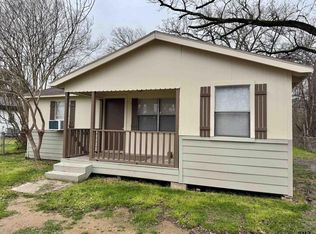 402 W Austin St, Crockett, TX 75835