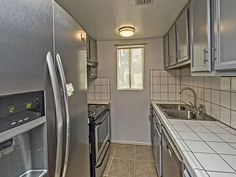 8510 N Central Ave #19 — Photo 6