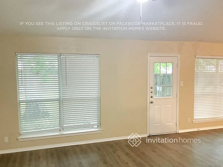 2704 N Bell Ave — Photo 2
