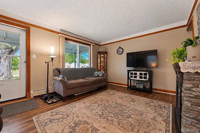 2 bed, 870 sqft, $1,450 — Photo 4