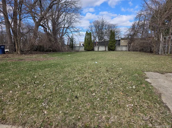 31836 Bay Ct, Westland, MI 48186