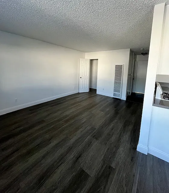 2 bed, $2,085 — Photo 2