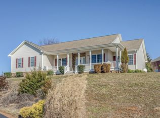 315 Par Five Ln, Hardy, VA 24101