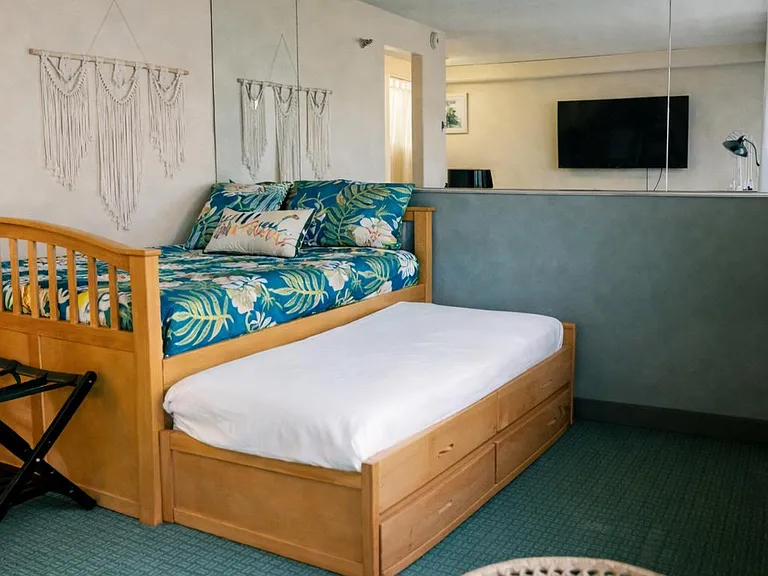 444 Kanekapolei St #407 — Photo 12