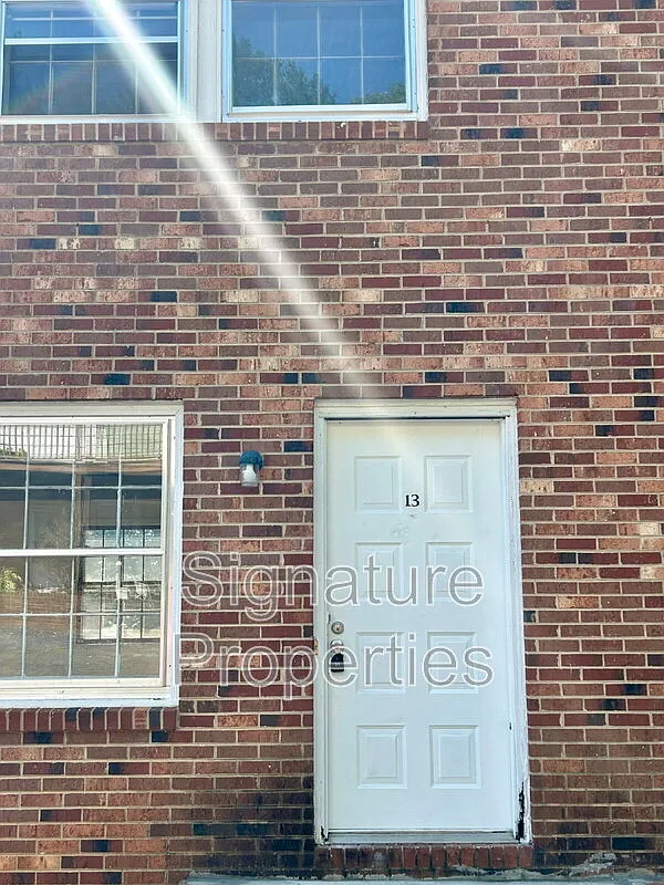 2 bed, 1.5 bath, $875 — Photo 1