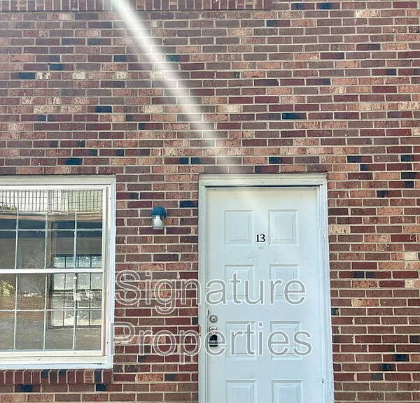 1055 Rives Rd #13 — Photo 1