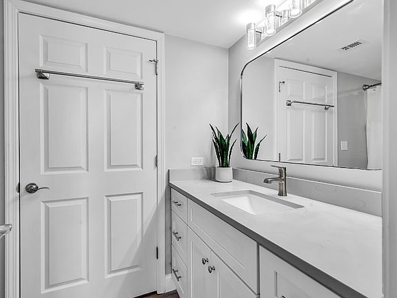 5th image of 102 N Ocean Blvd Unit 1609