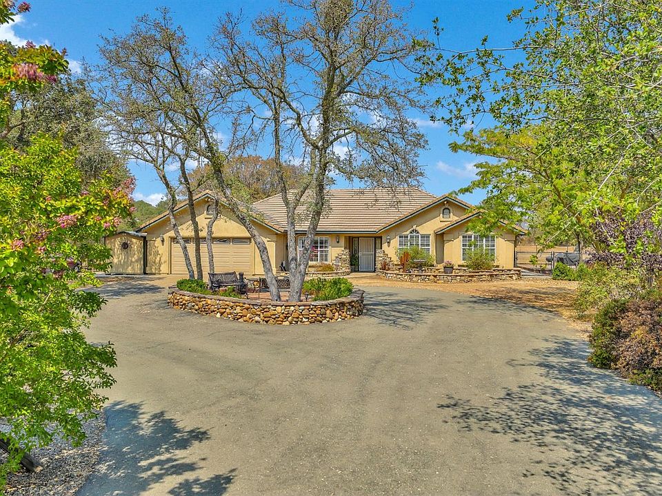 1st image of 103 Cottontail Ln