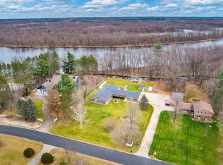 1989 Green Tree Rd, Junction City, WI 54443