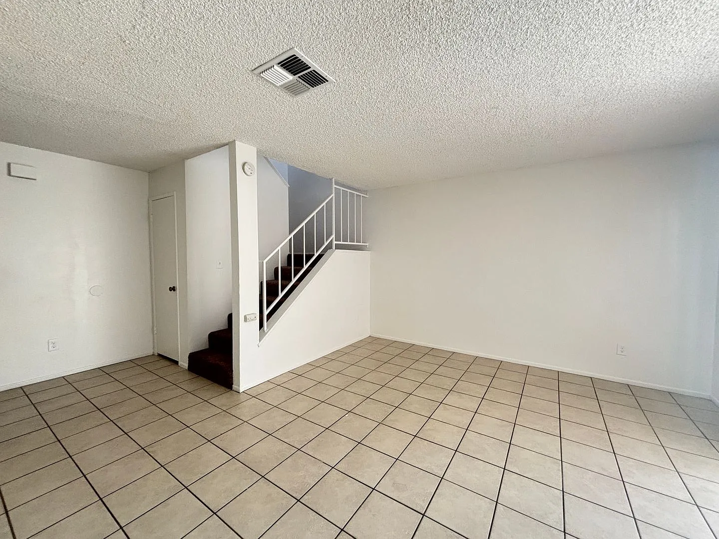 East Palmdale Townhouse — Photo 3