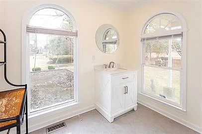 681 Marlborough Dr — Photo 49