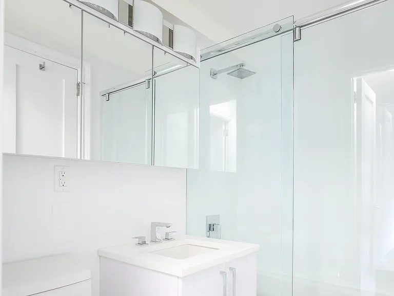 145 E 16th St #3C — Photo 11