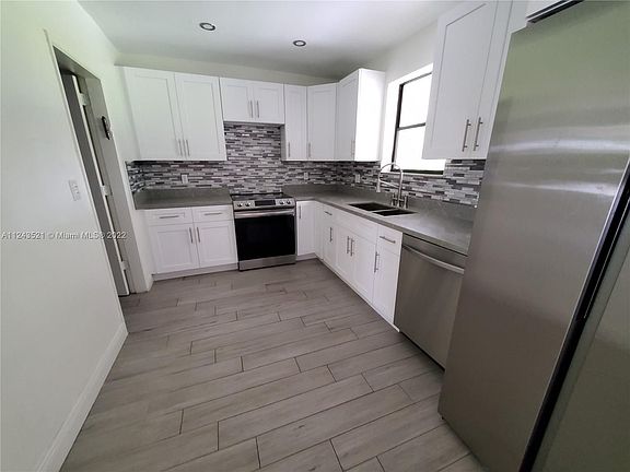 3rd image of 685 NE 172nd St #0