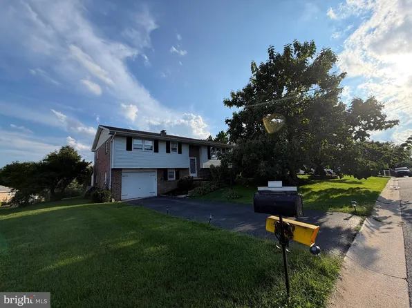 608 Beach St, Reading, PA 19605
