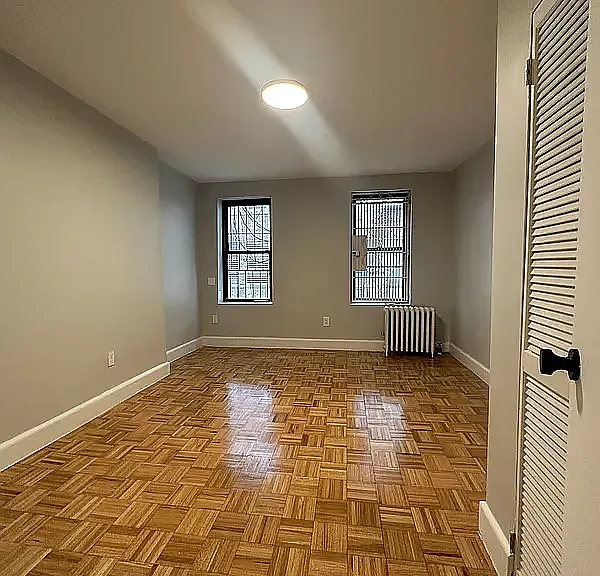 422 W 56th St #11 — Photo 15