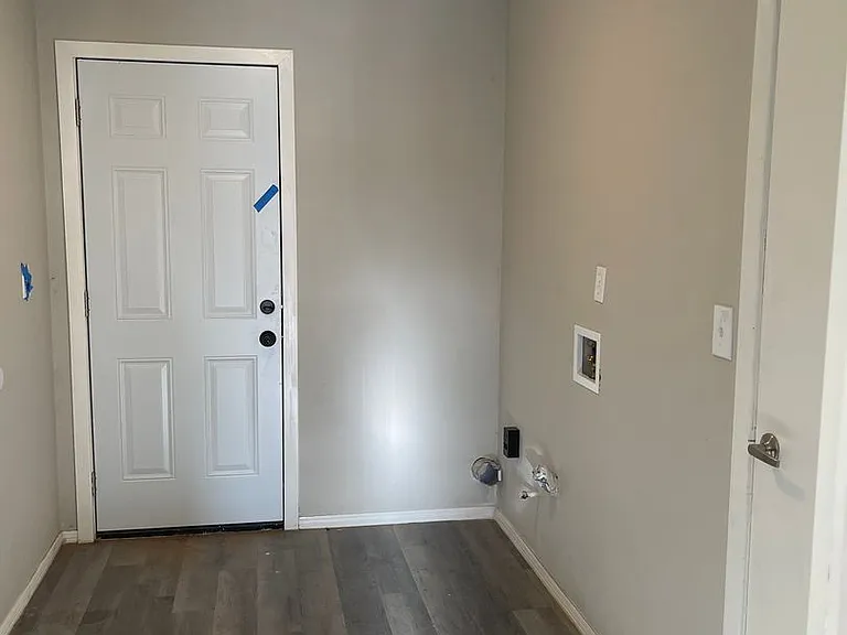 4001 Wellesley Dr NE — Photo 13