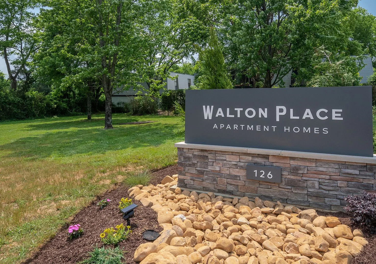 Walton Place — Photo 3