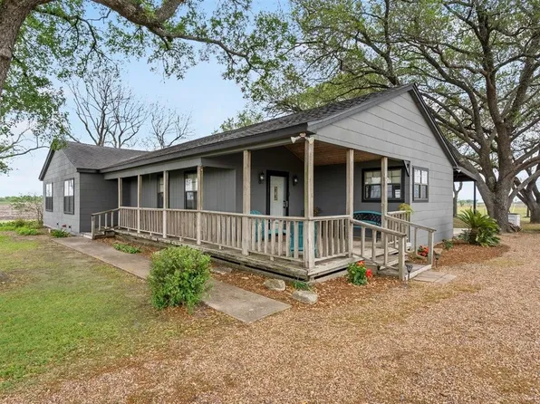 13339 Bj Dusek Rd, Wallis, TX 77485